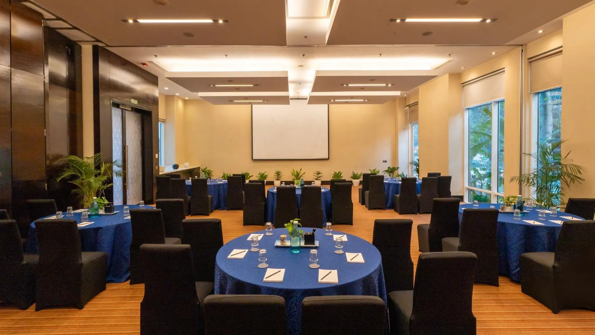 Hotel Hyatt Place Gurgaon Udyog Vihar